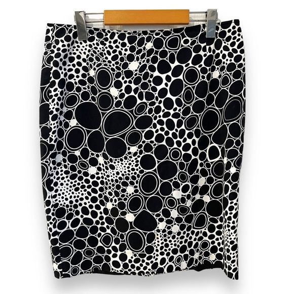 Jones New York Dresses & Skirts - Jones New york black and white skirt size 12